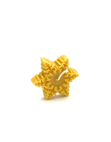 Medeni izdelki sveča snežinka-širina 6do 8 cm višina 1,5 do 2 cm  .......35 - 45 g